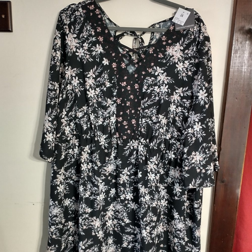NWT Black Tunic w/ Flower Pattern with ties at the